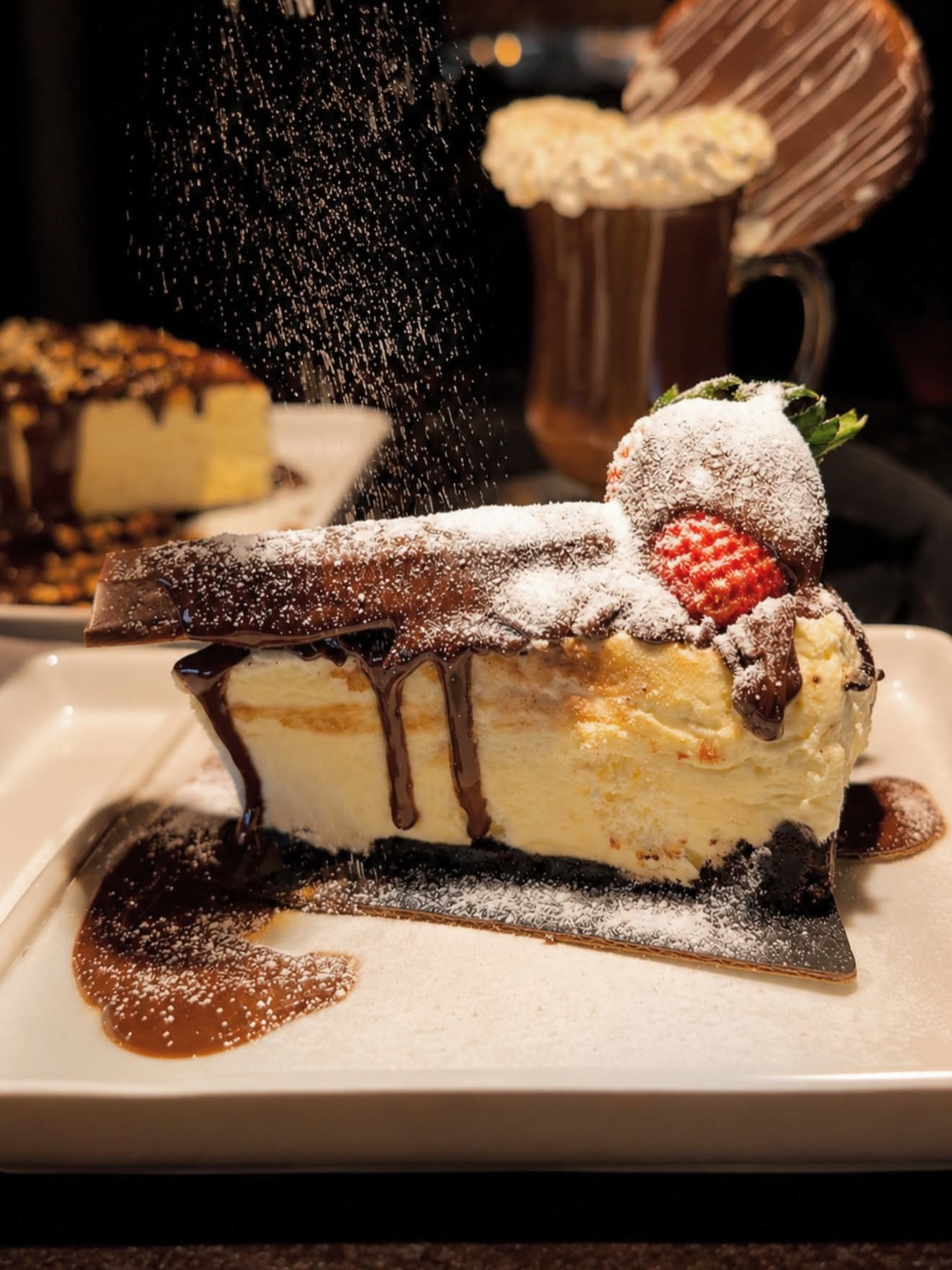 Doce artesanal com chocolate e morango